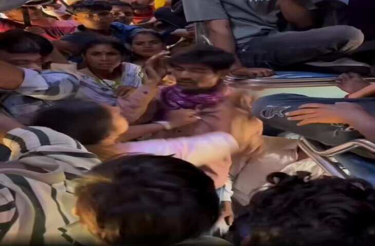 Viral Video: लड़की को छूना पड़ा भारी, शख्स को एक के बाद एक पड़े ताबड़तोड़ थप्पड़