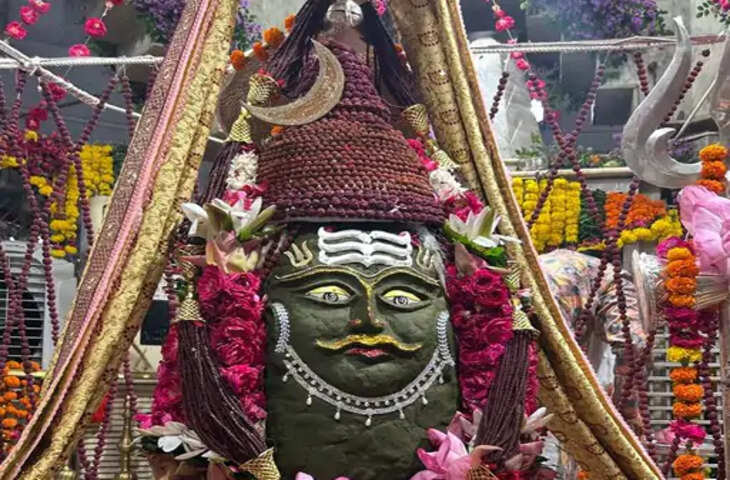 टीकमगढ़ में कुंडेश्वर महादेव का महारुद्र रूप में हुआ श्रृंगार: सावन के अंतिम सोमवार पर उमड़ी श्रद्धालुओं की भीड़, रुद्राक्ष मुकुट बना आकर्षण