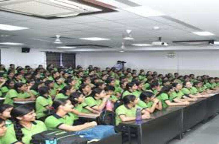 देश की सबसे बड़ी मेडिकल प्रवेश परीक्षा कल, वीडियो में जानें नियम, 1:30 बजे के बाद नहीं मिलेगा प्रवेश