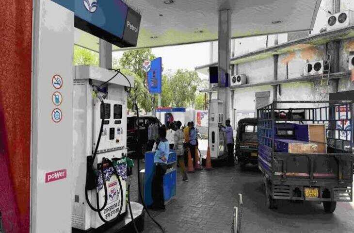 Petrol Diesel Price Today: 1 सितंबर को नहीं बदले पेट्रोल-डीजल के दाम, जानें दिल्ली से मुंबई तक ताजा रेट