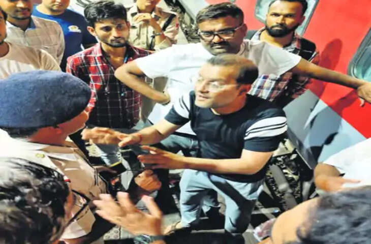 Bikaner में दादर ट्रेन के एसी कोच के शौचालय से नल चोरी, यात्रियों ने दो जगह पर ट्रेन रोकी