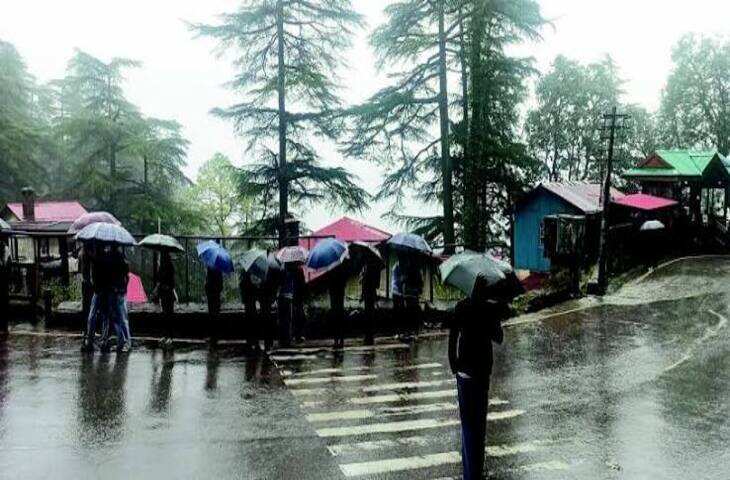 हिमाचल में बारिश और बर्फबारी से जनजीवन प्रभावित, रोहड़ू में भूस्खलन से 61 सड़कें बंद