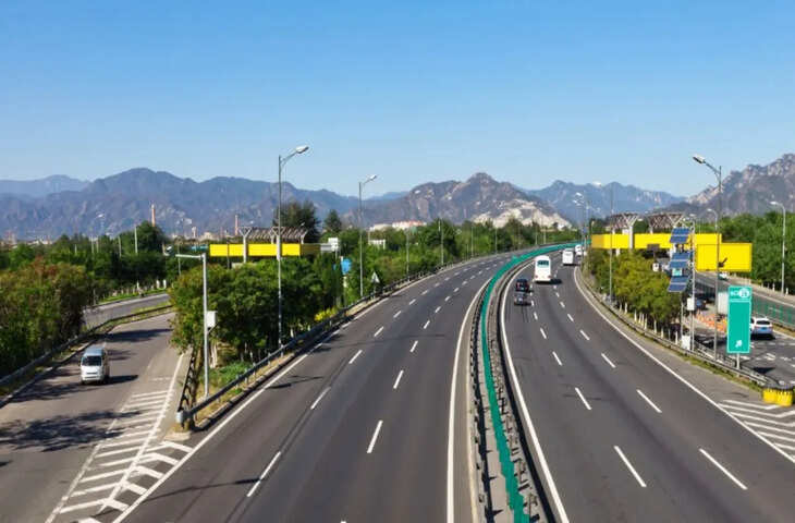 यूपी सरकार पूर्वांचल और बुंदेलखंड एक्सप्रेसवे पर 12 आधुनिक ई-वे हब बनाएगी, जिनमें ईवी स्टेशन, होटल और बहुत कुछ होगा