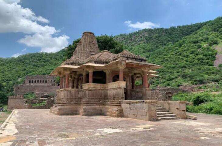 Bhangarh Fort: राजस्थान का रहस्यमयी भानगढ़ किला, इतिहास और भूतिया कहानियों का संगम