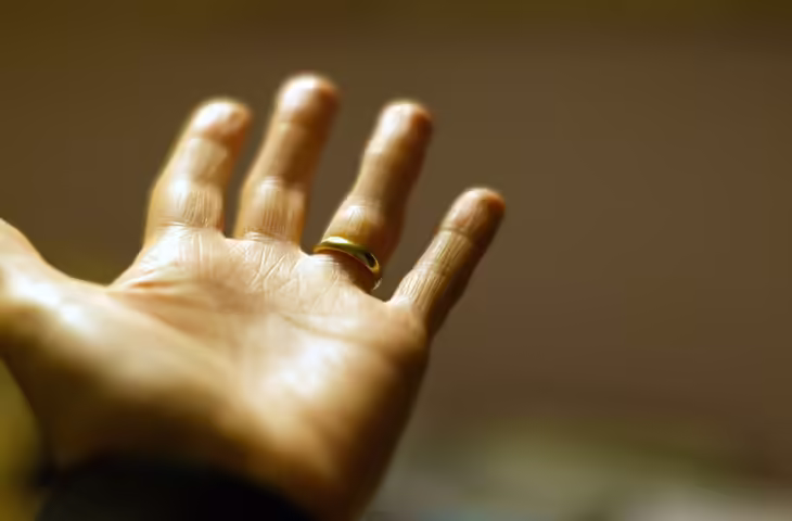Palmistry: हथेली का बुध पर्वत खोल सकता है सफलता के राज! जानें कैसे दिला सकता है करियर और जीवन में तरक्की के संकेत