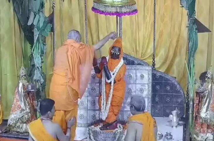 राजस्थान में जन्माष्टमी की धूम: आधी रात गूंजे कृष्ण के जयकारे, वीडियो में जाने सांवलियाजी में 1100 ड्रोन से सजा आसमान