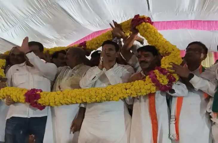 दतिया उपचुनाव जीत के बाद कांग्रेस की आभार रैली, 2028 के चुनाव का दिखा रोडमैप; जीतू पटवारी और उमंग सिंघार ने साधा बीजेपी पर निशाना