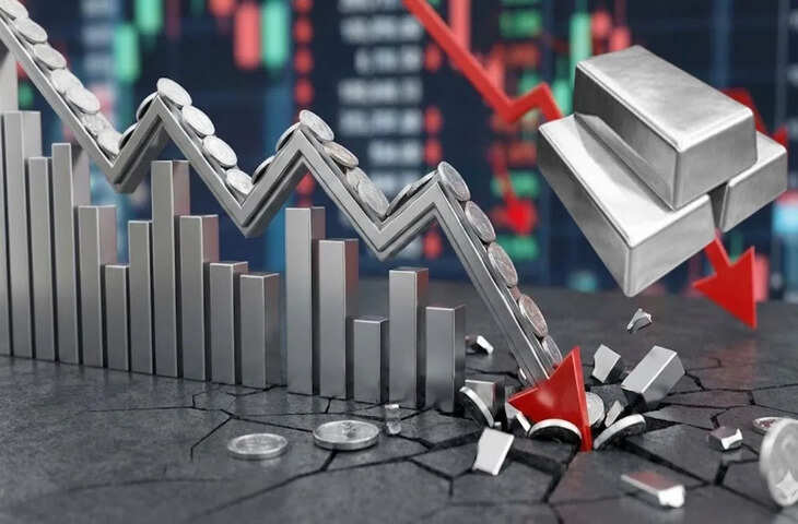 Silver Price Predictions: आज चांदी की कीमतों में 17 हजार तक की गिरावट,&nbsp;आगे क्या होगा&mdash;गिरेगी या चढ़ेगी?