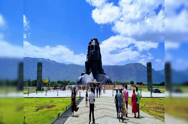 1100 फीट ऊंची चट्टान पर बना हुआ है दुनिया का इकलौता भगवान शिव का मंदिर, आज तक किसी ने नहीं की जानें की हिम्मत