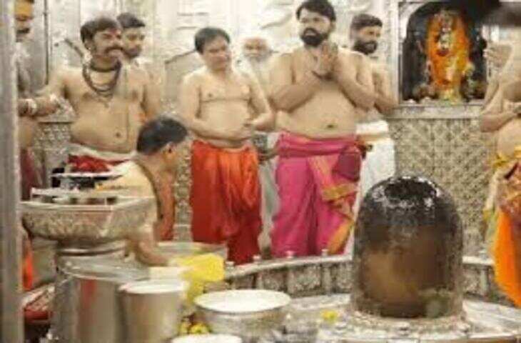 सावन के पहले सोमवार पर शिवालयों में उमड़ा आस्था का सैलाब, वीडियो में जाने बैद्यनाथ धाम में 5 किमी लंबी कांवड़ियों की कतार; महाकाल की सवारी नए मार्ग से निकलेगी
