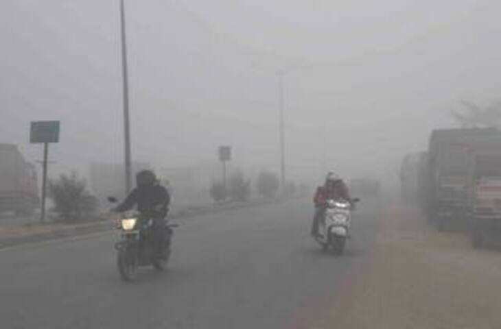 UP Weather Today: यूपी में आज साफ रहेगा मौसम, तेज धूप के साथ बढ़ेगी गर्मी; नोएडा-गाजियाबाद में प्रदूषण बढ़ा