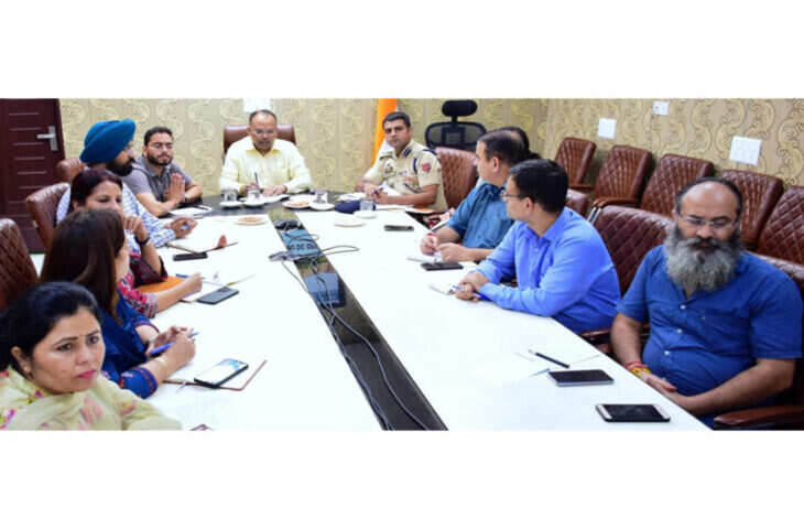 Samba सीईओ ने जम्मू, सांबा में यूएलबी चुनाव की तैयारियों की समीक्षा की