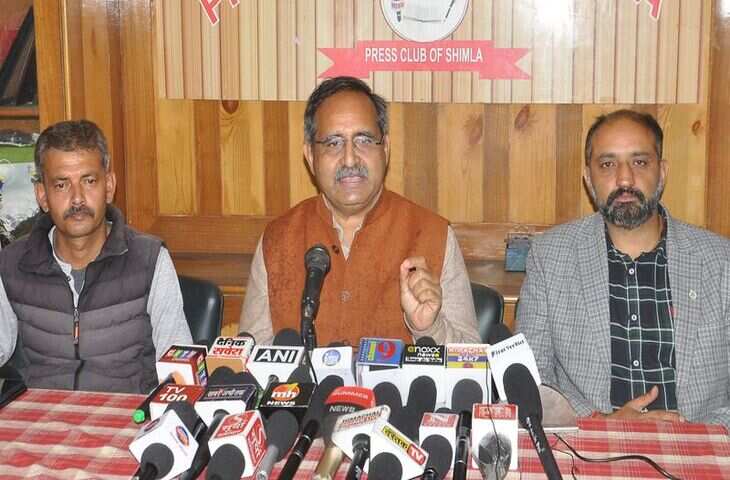 सत्तारूढ़ पार्टी के कार्यकर्ता अपनी ही सरकार से नाराज