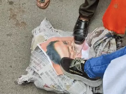 लखनऊ में पप्पू यादव के खिलाफ विश्व हिंदू रक्षा परिषद का प्रदर्शन, रासुका लगाने की उठाई मांग