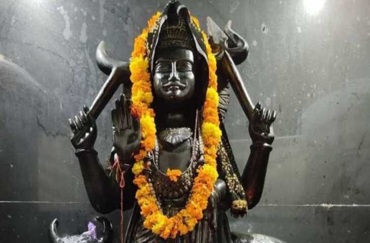 Shaniwar Puja : शनि देव की कृपा पाने और बुरी नजर से बचने के लिए जान लें शनिवार पूजा के अचूक नियम