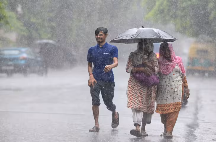 छत्तीसगढ़ में बारिश बनी आफत, नदी में बहने से 3 बच्चों की मौत; बिजली गिरने से दंपती ने गंवाई जान