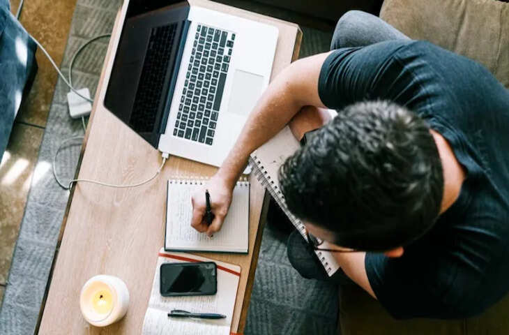 सरकारी नौकरी की तैयारी के लिए छोड़ी IT जॉब, वापस लौटा तो नहीं मिल रही नौकरी