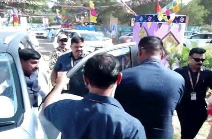 बैतूल पहुंचे CM मोहन यादव, 3 जिलों के 3.69 लाख तेंदूपत्ता संग्राहकों को मिलेंगे 30 करोड़ रुपए: कार्यक्रम के चलते शहर में ट्रैफिक डायवर्ट
