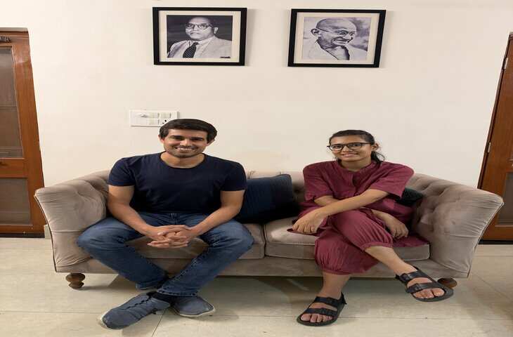 Viral Post: Neha Bohara और Dhruv Rathee की तस्वीरों को लेकर सोशल मीडिया पर चर्चा, भगत सिंह और रानी लक्ष्मीबाई से की गई तुलना