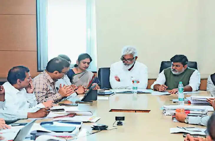 Nashik उद्योग मंत्री के फैसलों की धज्जियां उड़ाईं: प्रॉपर्टी टैक्स पहले की तरह, नगर पालिका को 'फायरमैन' दें, थाना भी शुरू करें