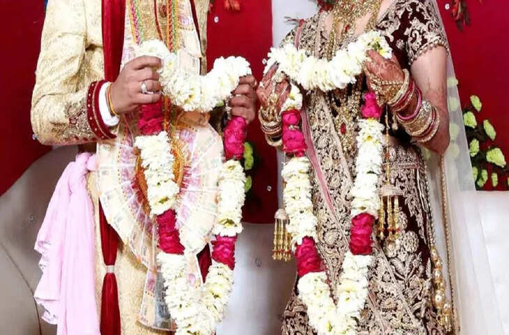 शादी में दूल्हे की मां ने लूट ली सारी लाइमलाइट! किया ऐसा वेलकम डांस कि बाराती भी रह गए दंग, देखे वायरल मोमेंट&nbsp;