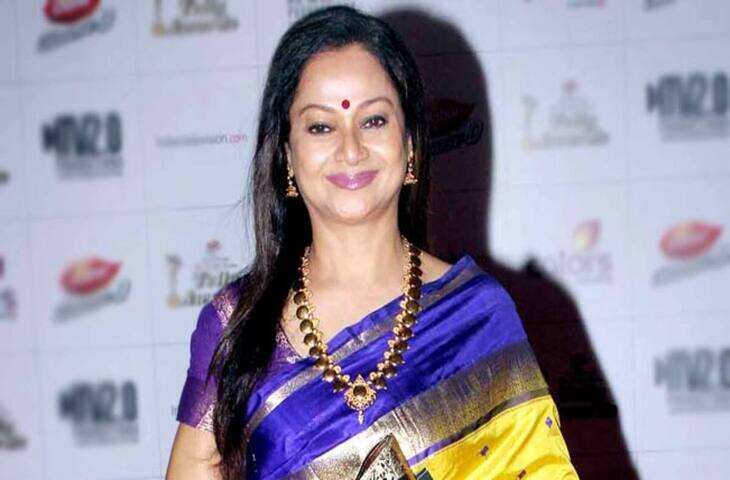 Zarina Wahab Birthday Special : देवआनंद से इश्क करके बॉलीवुड में आई थी ज़रीना, उथल-पुथल भरी रही एक्ट्रेस की पर्सनल लाइफ&nbsp;