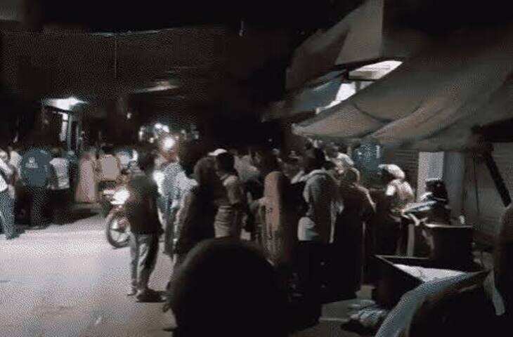 आगरा में हैरान करने वाला मामला, फुटेज में देंखे मौत के 17 घंटे बाद महिला ने खोली आंखें, दामाद का हाथ पकड़कर बोलीं- 'मैं जिंदा हूं'