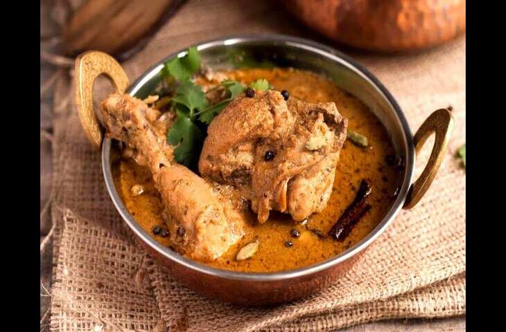 चिकन न बनाने पर डांटा तो पत्नी ने&nbsp;हंसिए से काट दिया पति का गला, जानिए रौंगटे खड़े करने वाला हत्याकांड&nbsp;