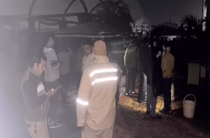 उत्तराखंड सीमा के पास काशीपुर हाईवे पर होटल में आग, 40 लोग फंसे, सभी सुरक्षित निकाले गए