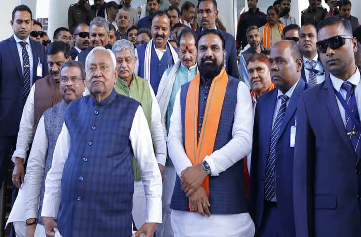 नीतीश सरकार का नया मंत्रिमंडल! 10 करीबी नेताओं को मिली जगह, 2 चौंकाने वाले नामों से बढ़ी सियासी बहस