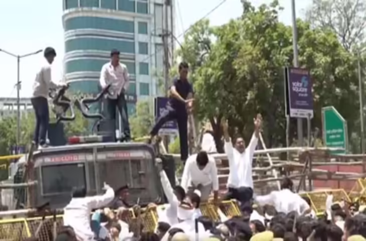 जयपुर में NEET पेपर लीक के खिलाफ प्रदर्शन, वीडियो में देंखे पुलिस&ndash;कांग्रेस कार्यकर्ताओं में धक्का-मुक्की, वाटर कैनन का इस्तेमाल