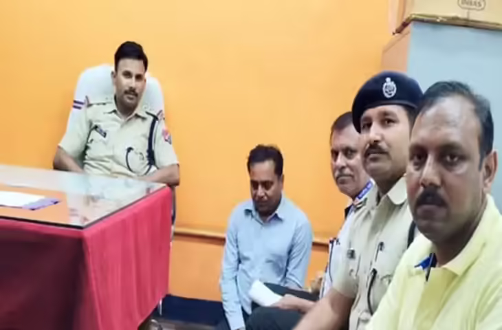  दरभंगा जंक्शन पर फर्जी ADRM साहेब गिरफ्तार, खुद को समस्तीपुर का अधिकारी बताकर कर रहे थे यात्रा