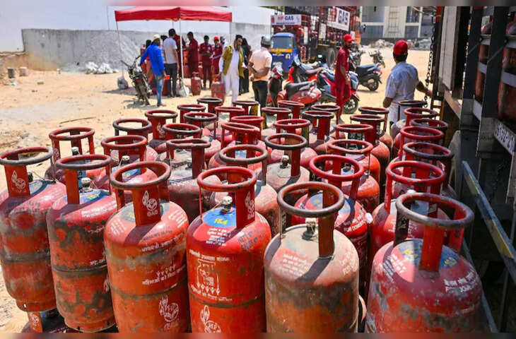 व्यावसायिक गैस सिलेंडरों में धांधली के खिलाफ प्रशासन की बड़ी कार्रवाई, गोदाम सीज