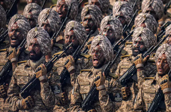 77वें गणतंत्र दिवस पर कर्तव्य पथ पर भैरव बटालियन का जलवा, राष्ट्रपति को दी सलामी