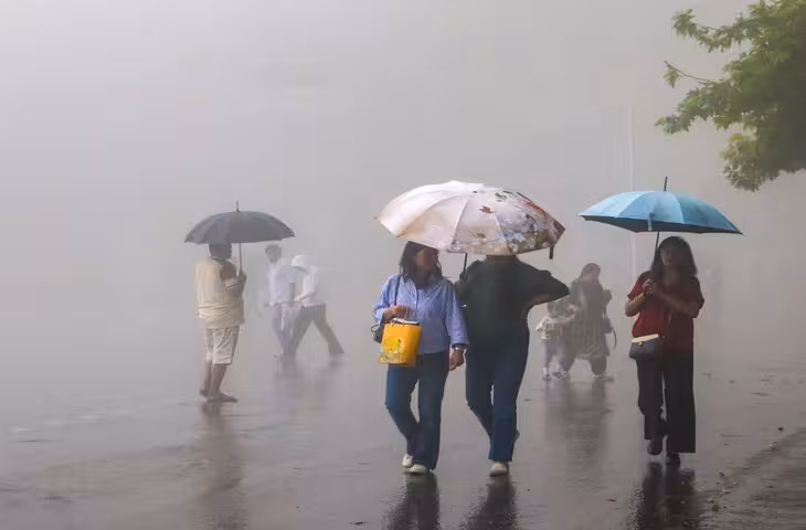 हिमाचल में फिर सक्रिय हुआ मानसून, 4 सितंबर तक भारी बारिश का अलर्ट; पहाड़ी इलाकों में बढ़ा खतरा