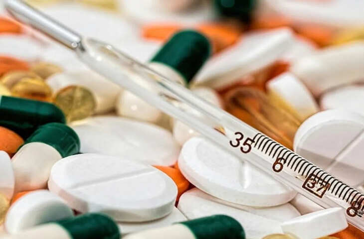 यूपी के अस्पतालों की फार्मेसी में दवाओं की कीमतों का बड़ा खेल, 74 रुपये की खरीद पर 4980 रुपये से ज्यादा MRP