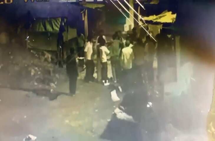 गुना में समाजसेवी युवक से मारपीट, जिलाबदर रह चुके बदमाश और साथियों पर आरोप; CCTV में कैद हुई घटना