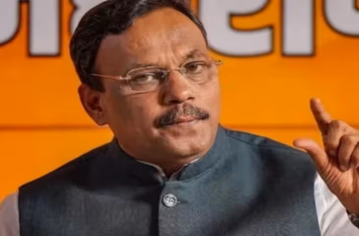 तावड़े ने विधायकों से रिपोर्ट कार्ड पर की दो टूक बात, मीटिंग में बगले झांकने लगे कई दावेदार