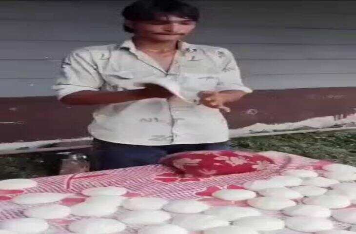 Amroha Viral Video: रोटी पर थूककर तंदूर में डालने का वीडियो वायरल, पुलिस ने शुरू की जांच