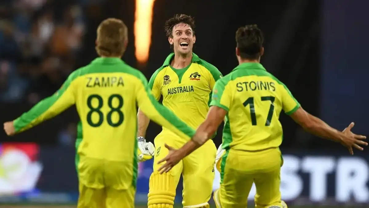 AUS vs NZ पाकिस्तान के फैंस ने ऑस्ट्रेलिया की जीत के बाद ICC पर लगाये पक्षपात के आरोप, मांगी बाबर आजम के लिए अवार्ड