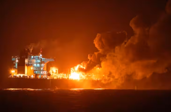 होर्मुज के पास LPG टैंकर पर मिसाइल हमला, 28 भारतीय थे सवार, भारतीय दूतावास ने बताया सभी सुरक्षित या नहीं