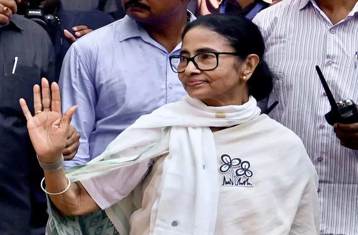 TMC में बड़ा सियासी बवाल! बागी गुट ने चुनाव आयोग से की मुलाकात, ममता बनर्जी के हाथ से जा सकती है TMC&nbsp;