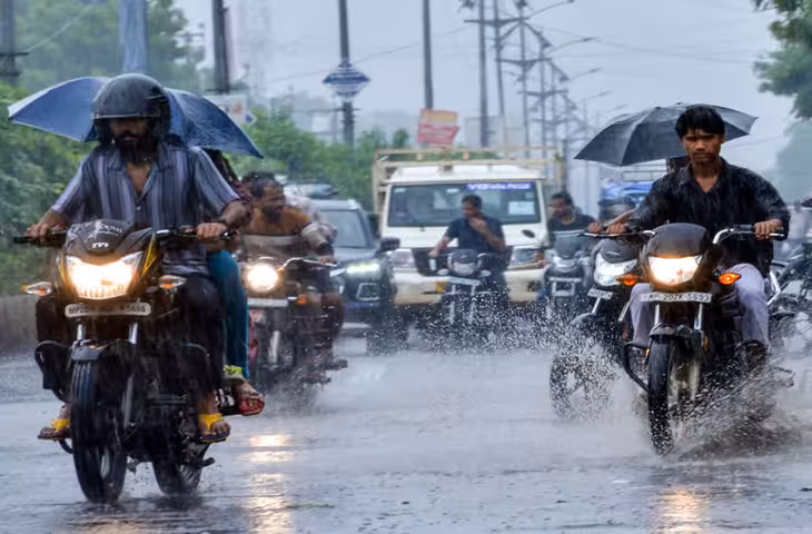 लगातार बारिश से जनजीवन अस्त-व्यस्त, लखनऊ समेत कई जिलों में 12वीं तक स्कूल बंद; 65 हजार किमी सड़कें क्षतिग्रस्त