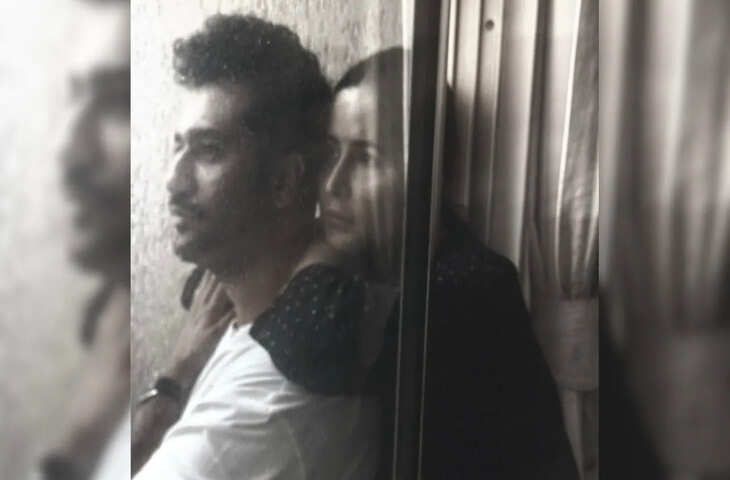'बारिश और तुम'... मुंबई की बारिश में रोमांटिक हुए Vicky और Katrina, सोशल मीडिया पर वायरल हो रही कपल की तस्वीर&nbsp;