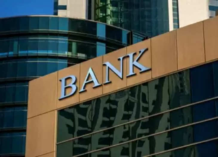 Cash डालने के बावजूद गहरा रही फस्र्ट रिपब्लिक बैंक की आर्थिक तंगी