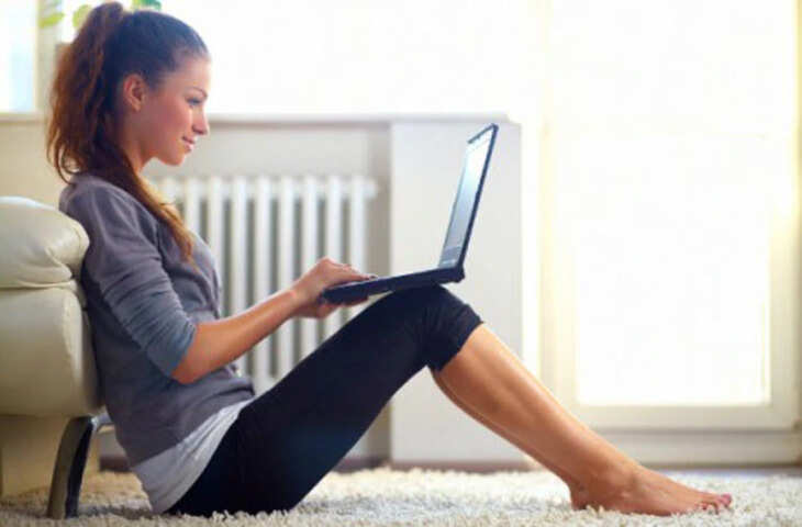 महिलाओं के लिए घर बैठे कमाई का सुनहरा मौका: जानिए वे टॉप फ्रीलांस जॉब्स, जिनसे हर महीने बनेंगे हजारों रूपए 