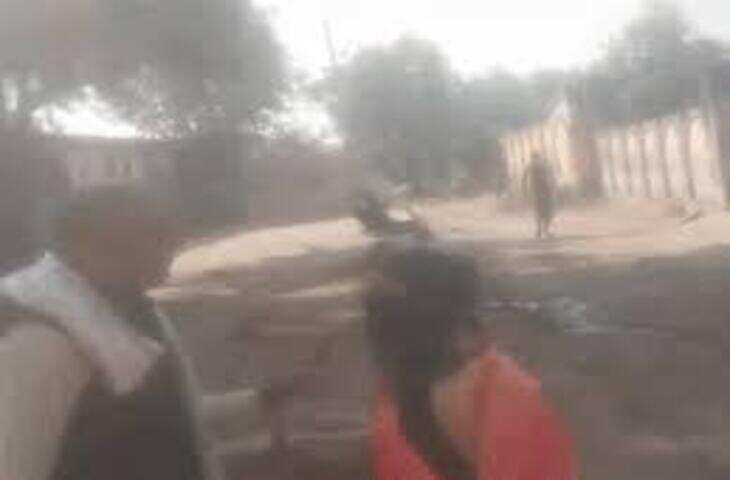 वीडियो में देखें अलवर में उधारी के पैसे मांगने पर महिला से मारपीट और छेड़छाड़, पीड़िता ने एसपी से लगाई न्याय की गुहार