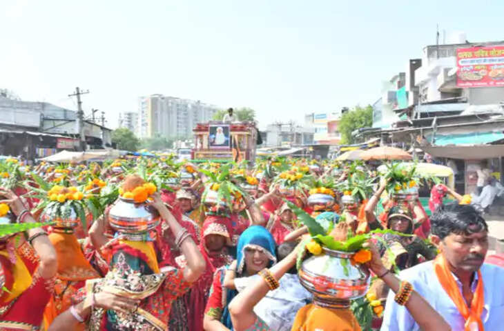 जयपुर में दादूवाणीजी की शोभायात्रा और कलश यात्रा निकाली, महाआरती के बाद संतों ने दिया सामाजिक समरसता का संदेश
