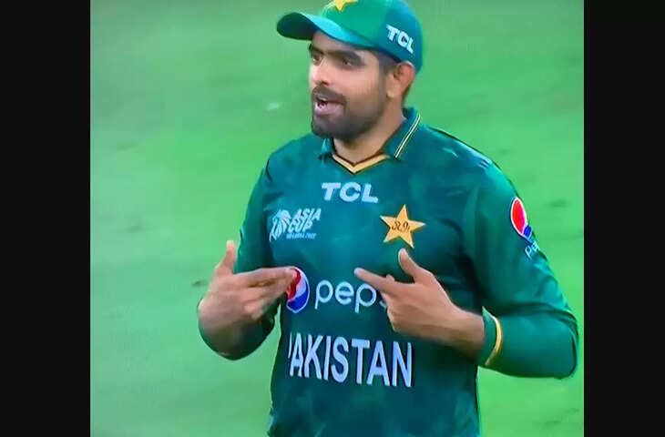 mohammad rizwan takes review without asking babar azam--11111112