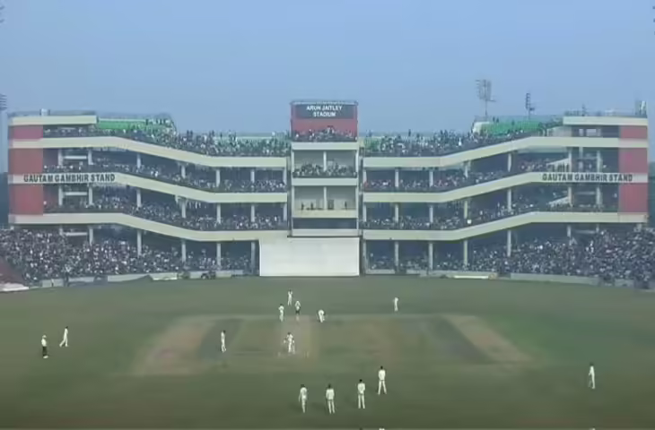 दिल्ली में मैच के दौरान भावुक पल, वीडियो में देंखे  विराट कोहली से ऑटोग्राफ न मिलने पर नन्हा फैन रो पड़ा